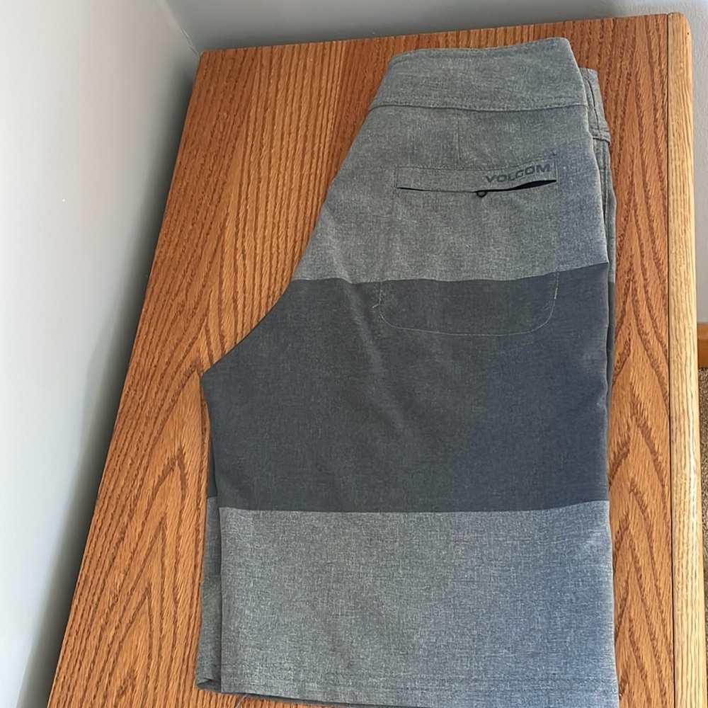 Volcom multi Shorts